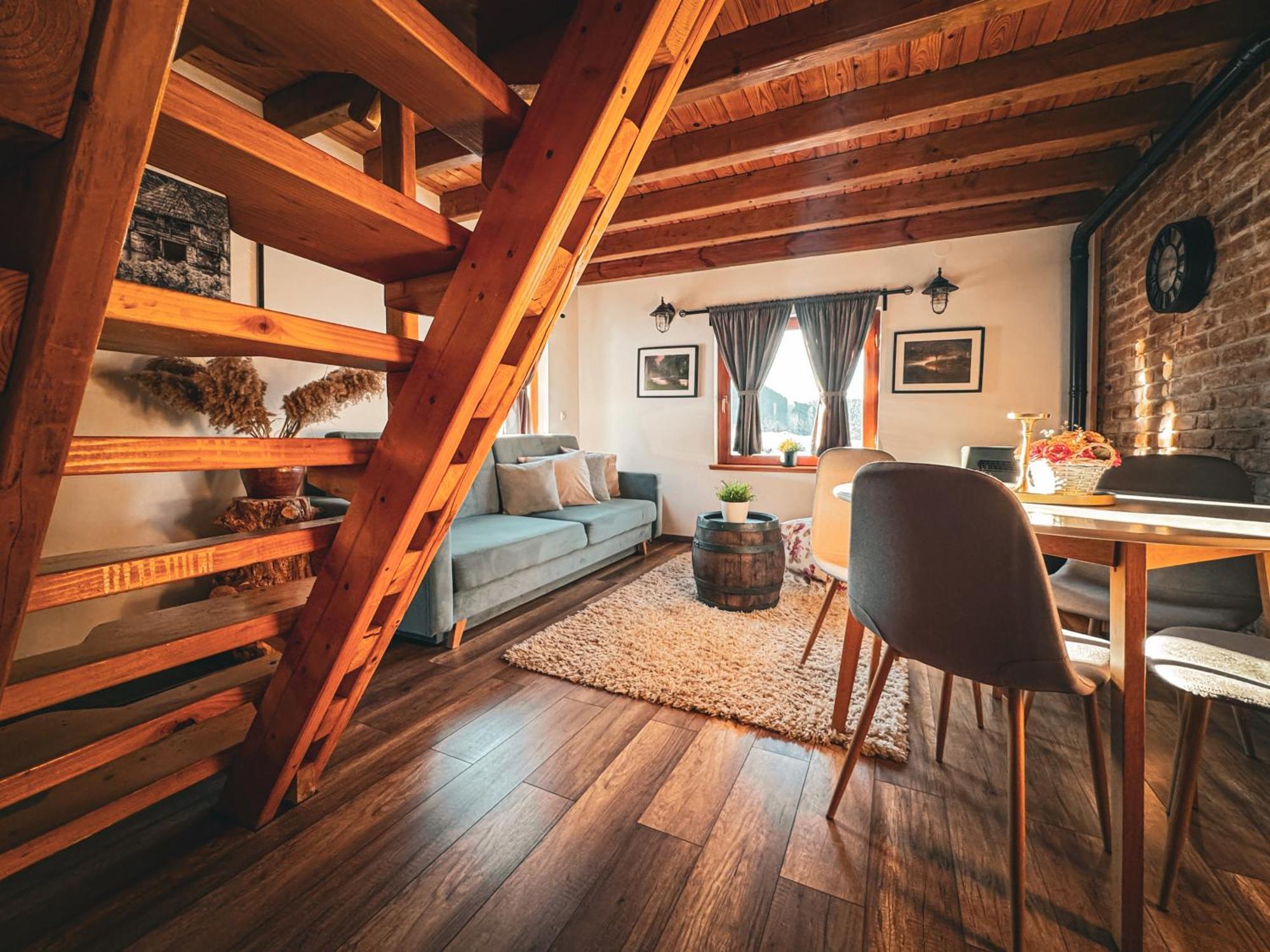 Woodenhouse With Two Apartments Otočac Esterno foto