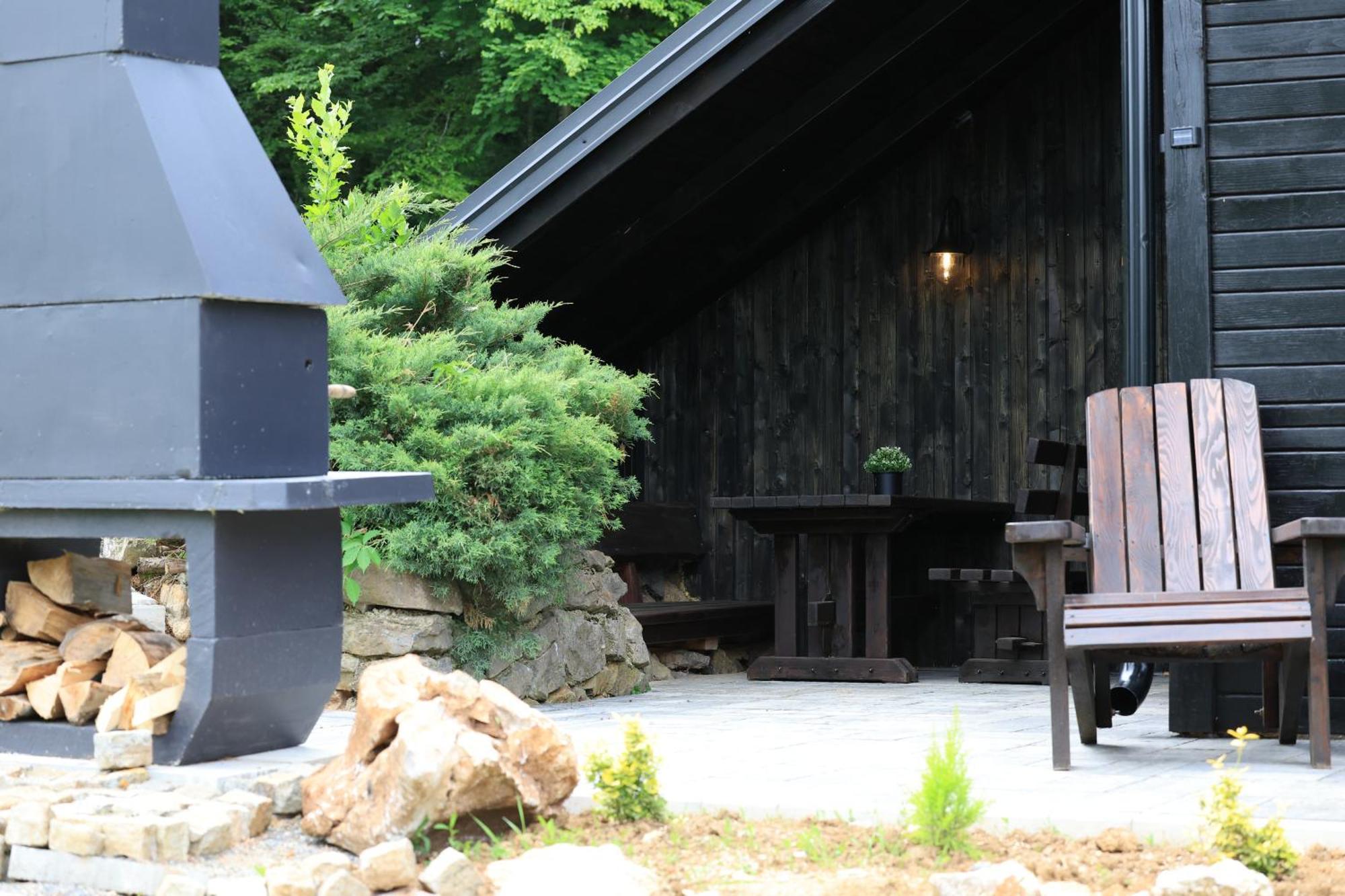 Woodenhouse With Two Apartments Otočac Esterno foto