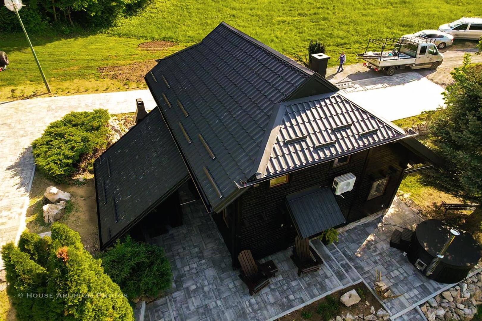 Woodenhouse With Two Apartments Otočac Esterno foto